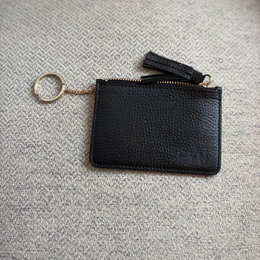 Cuyana Leather Zipper Cardholder- Retired in 2017